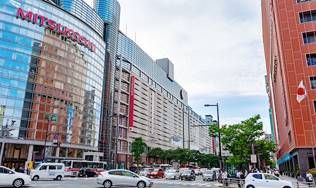 本線と予備線で独立した高速インターネット回線を採用